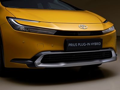 Toyota Prius plug-in 18 500 000 Ft-tól